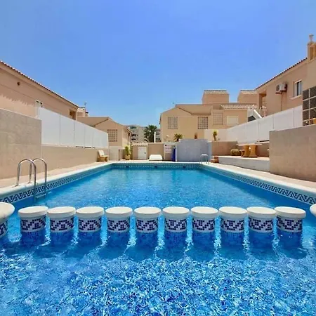 Апартаменты La Mata, Торевьиа